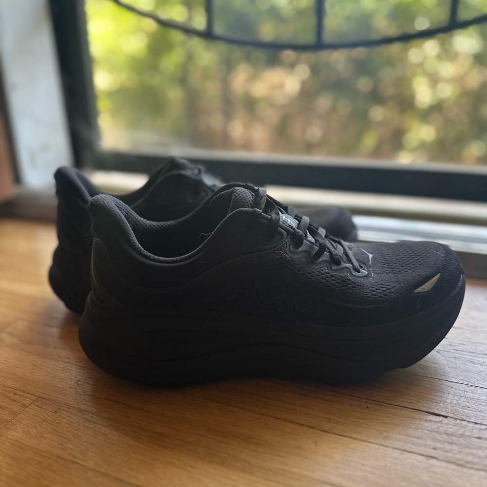 Hoka Bondi 9, women’s 10.5 B, like new condition!